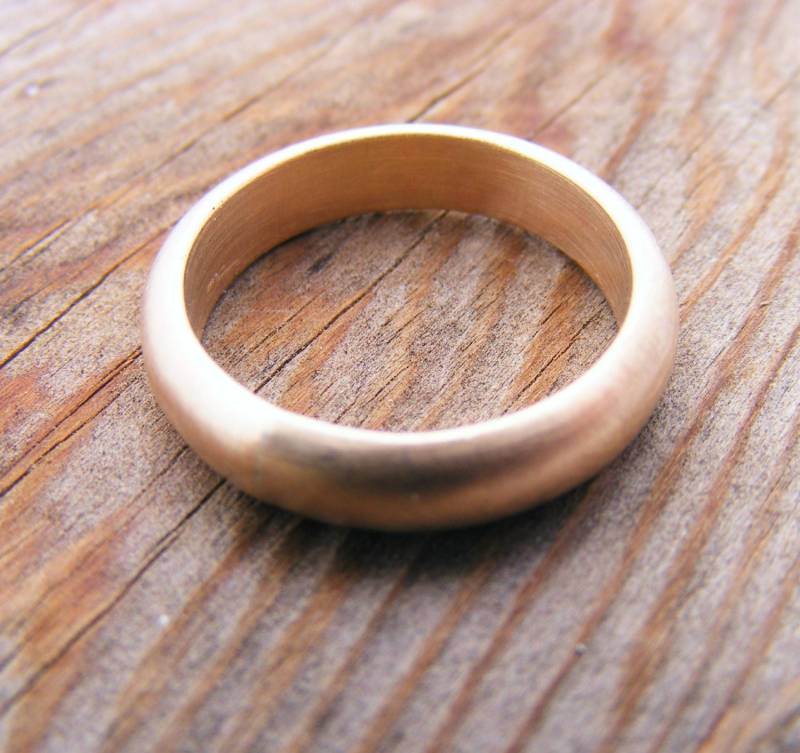 Goldhochzeit Verlobungsring, Unisex, Comfort Fit, Halbrund, Gewölbt, Massiv 14Kt Gold, Handgefertigt Von Helene's Dreams Goldhochzeit Verlobungsring, Unisex, Comfort Fit, Halbrund, Gewölbt, Massiv 14Kt Gold, Handgefertigt Von Helene's Dreams von HorseCreekJewelry