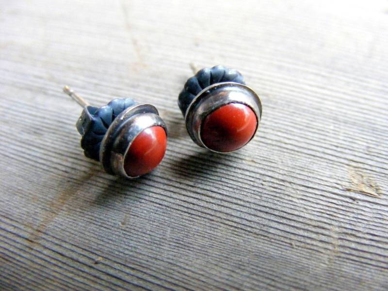 Rote Ohrstecker, Rote Jaspis Oxidiert Ohrstecker Sterling Silber Post Ohrringe Rote Ohrstecker, Rote Jaspis Oxidiert Ohrstecker Sterling Silber Post Ohrringe von HorseCreekJewelry