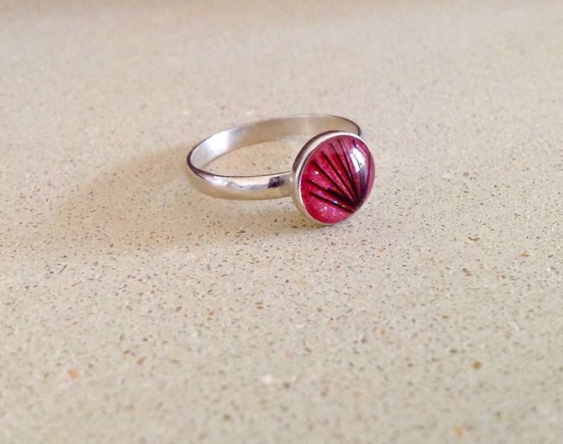 Sterling Silber Kleiner Stapelring Mit Eingebetteten Pferdehaar, Pethair Oder Esche von Horsepetjewellery