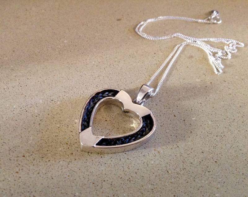 Traumhafter Herz Anhänger Aus Pferdehaar von Horsepetjewellery