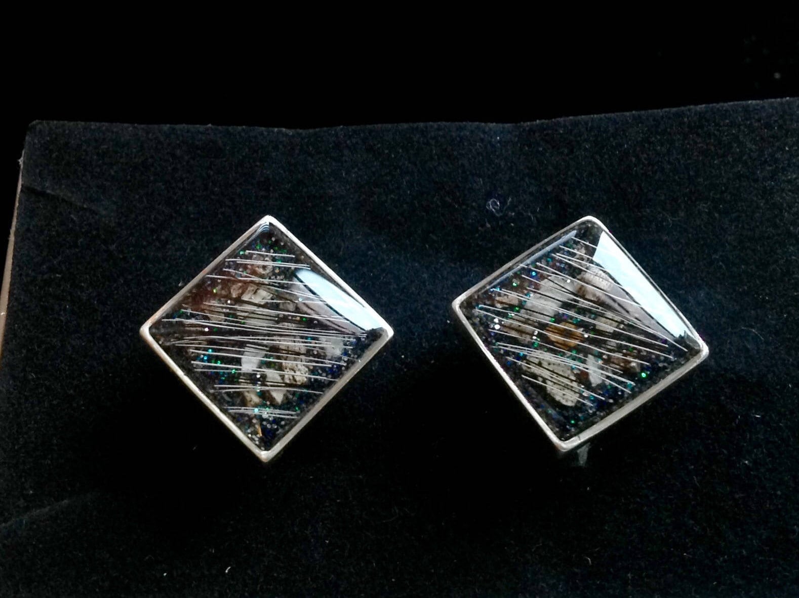 Versilberte Manschettenknöpfe Mit Eingebetteter Asche Aus Pferdehaaren Oder Tierhaaren von Horsepetjewellery