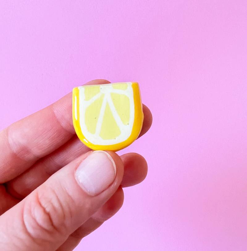 Claypin Zitrone Handgemacht | Pin Zitronenscheibe Polymerton Unikat Claypin Zitrone Handgemacht | Pin Zitronenscheibe Polymerton Unikat von HorstUndUschi