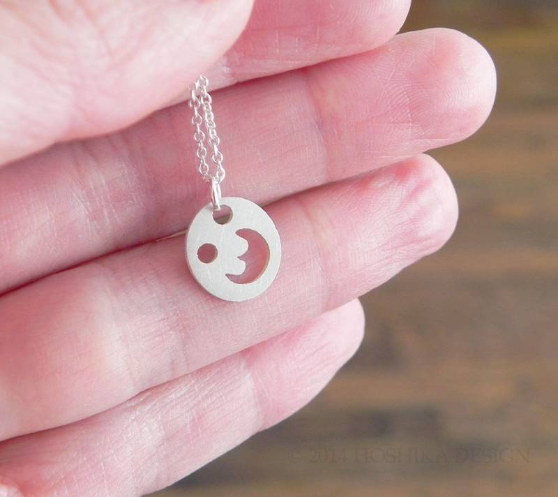 Mini Mond Halskette, Sterling Silber Mini Mond Halskette, Sterling Silber von Hoshika
