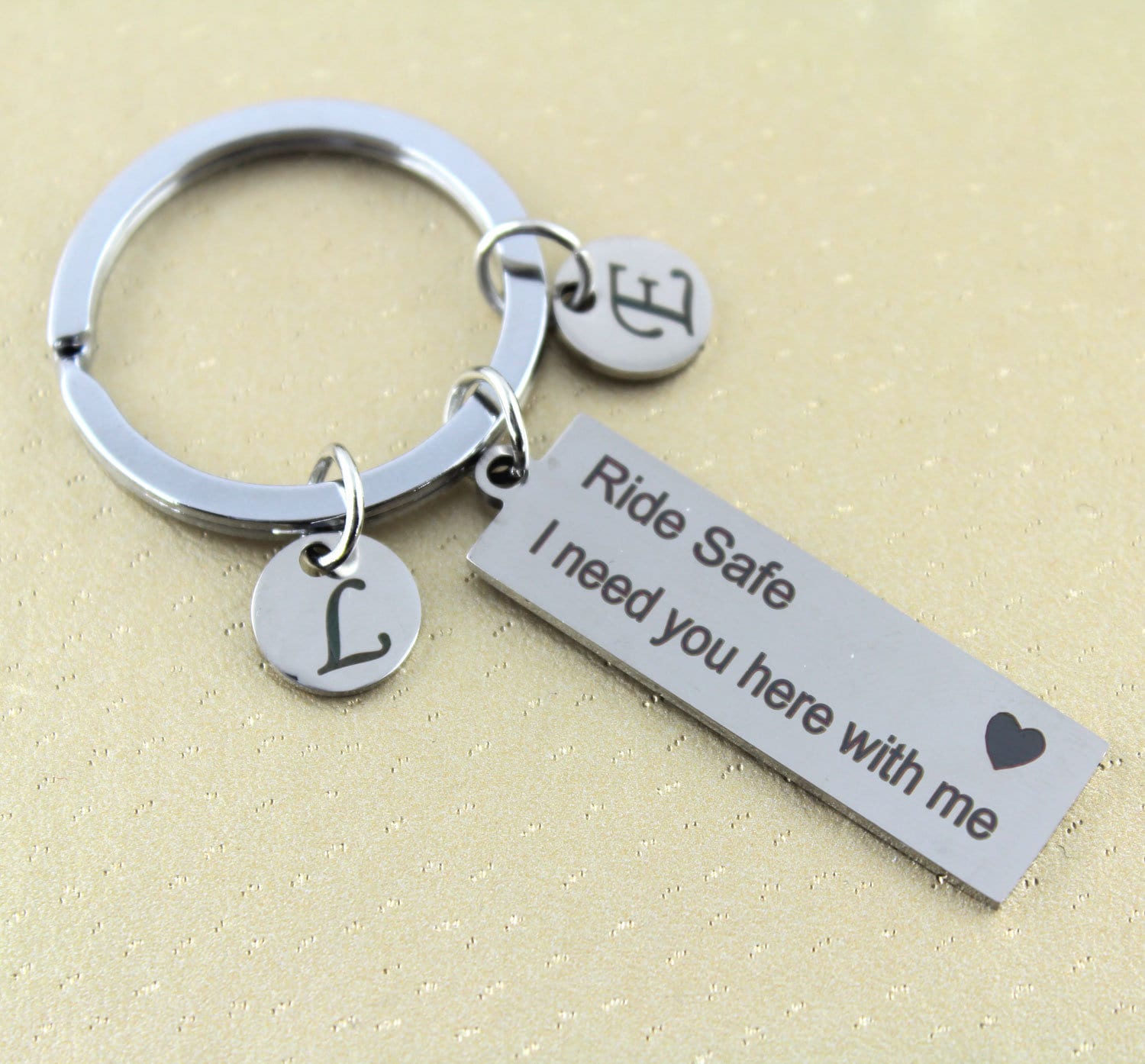Fahrt Sicher, Ich Brauche Dich Hier Bei Mir Schlüsselbund, Personalisierte Sport Fahrrad Geschenk Für Biker, Motorrad, Biker von HotBeads4u