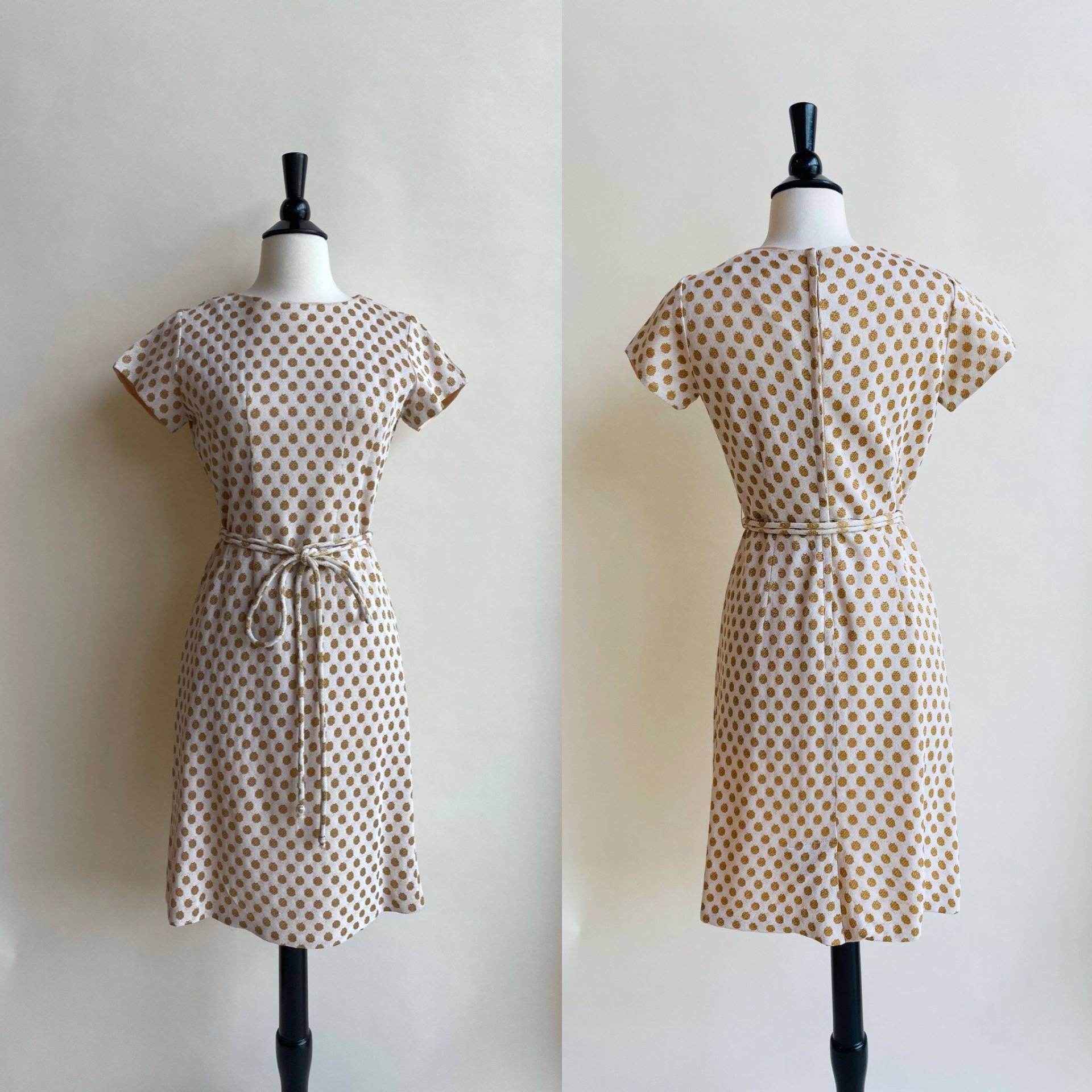 1960S Gold Strick Polka Dots Gefüttertes Kleid/Wackelkleid von HotDameVintageShop