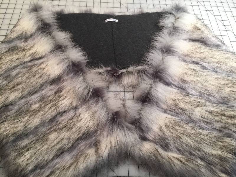 Kunstpelz Wrap, Wild Coyote Stein Schal, Frauen Breit Und Lang Pelz Cape, Hochzeit Wrap von HotHats