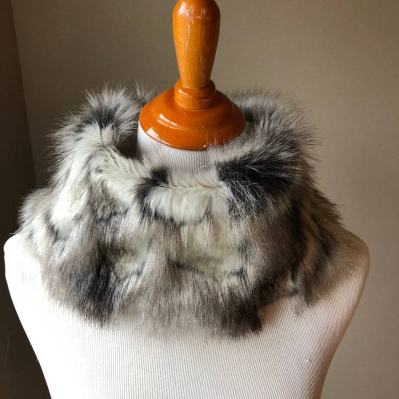 Sale - Kunstpelz Neckwarmer Schal, Brandy Fox Grau Kutte, Pelz Halsstück, Pelzkragen, Damen Kutte Sale - Kunstpelz Neckwarmer Schal, Brandy Fox Grau Kutte, Pelz Halsstück, Pelzkragen, Damen Kutte von HotHats