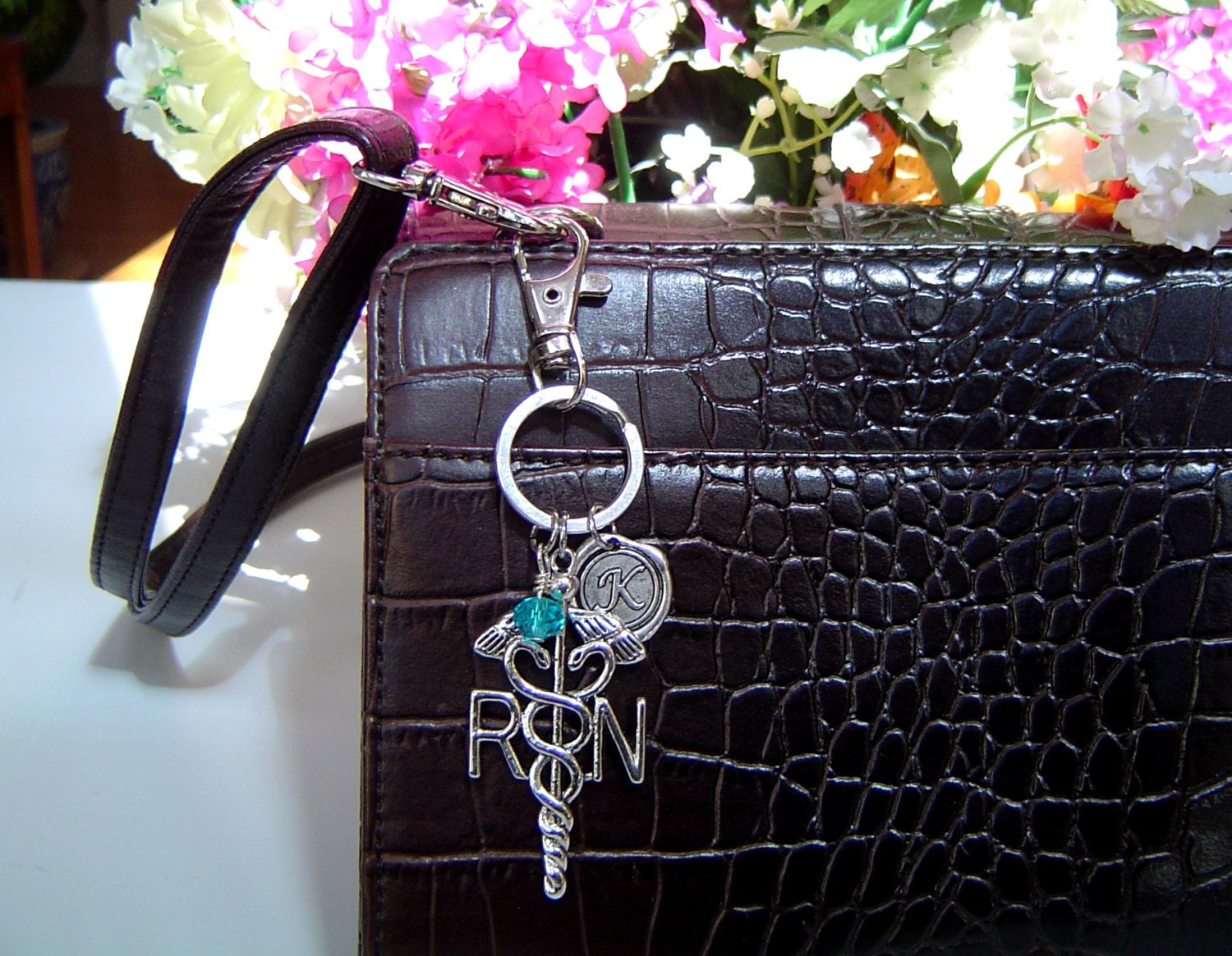 Antik Silber Rn Krankenschwester Medizin Heilung Symbol Schlangen Personalisierte Schlüsselanhänger Mit Ersten Dreh Karabinerverschluss, Beste von HotMixJewelry