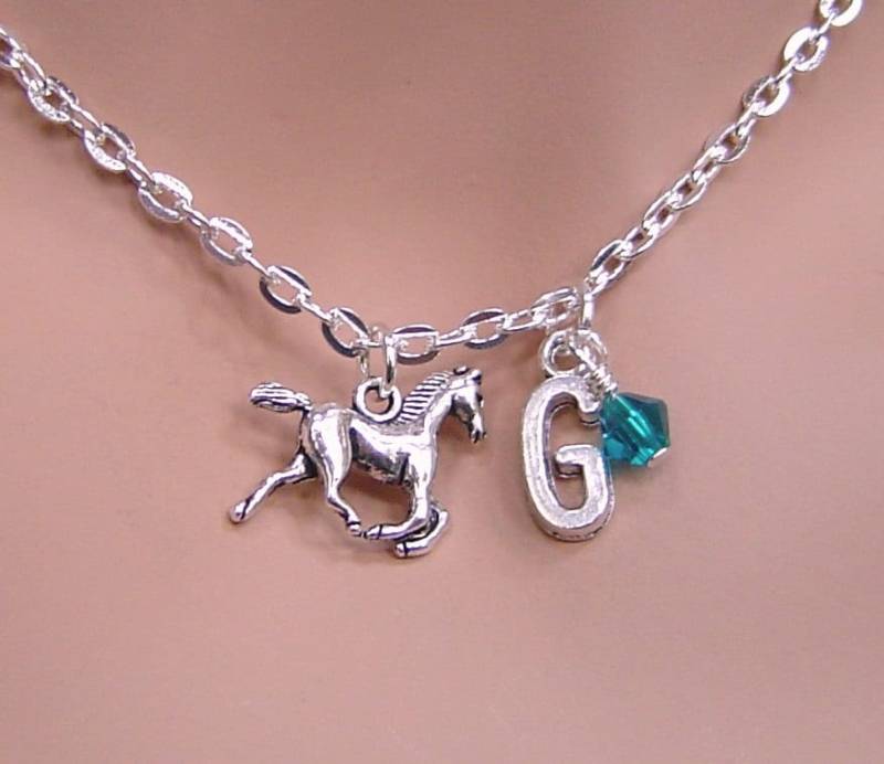 Antikes Silber Halskette Personalisierte Kette Mit Anfänglichen Birthstone, Pferd Für Mädchen Mom Schwester Freunde; Geburtstagsgeschenk Antikes Silber Halskette Personalisierte Kette Mit Anfänglichen Birthstone, Pferd Für Mädchen Mom Schwester Freunde; Geburtstagsgeschenk von HotMixJewelry