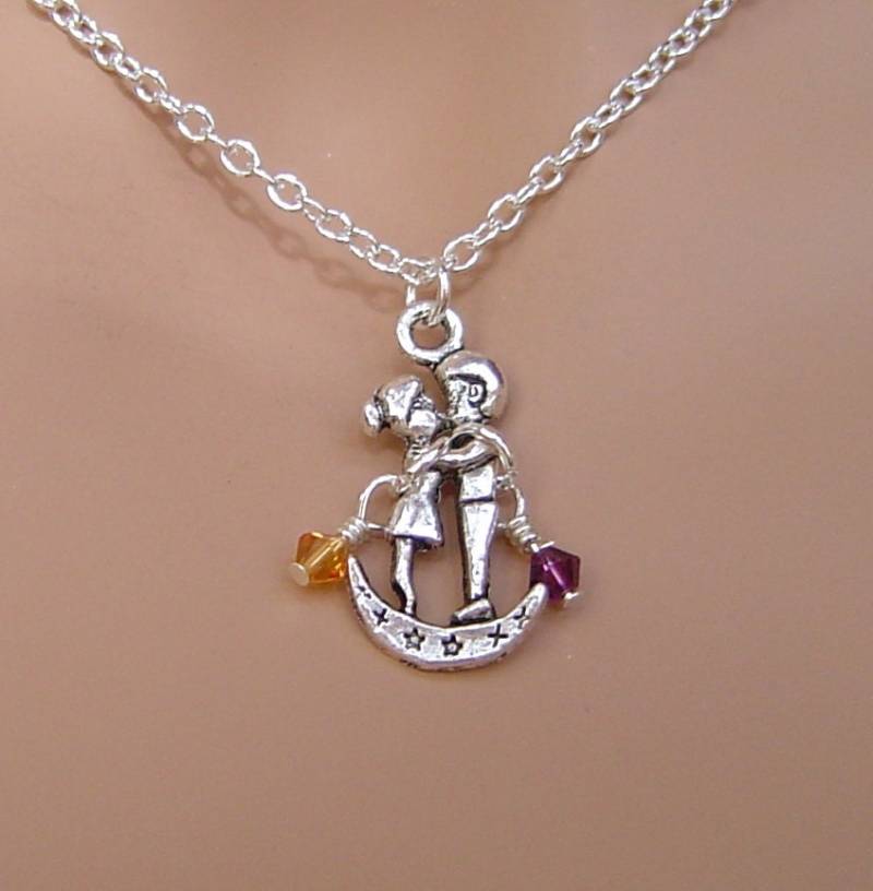 Antikes Silber Personalisierte Kette Mit Birthstones, Mädchen Und Jungen Sind Kissing, Valentinstag Geburtstag Halskette Für Freund Freundin von HotMixJewelry
