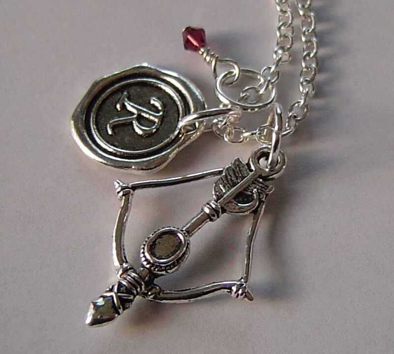Bogen Und Pfeil Charm Halskette, Personalisierte Antik Silber Wax Seal Birthstone Anfängliche, Halskette von HotMixJewelry