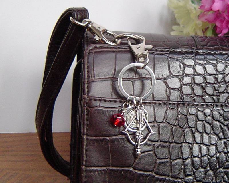 Bogen Und Pfeil-Charme-Schlüsselanhänger, Personalisierte Antik Silber Wachs-Siegel Erste Schlüsselanhänger, Pfeil Anhänger Schlüsselanhänger von HotMixJewelry