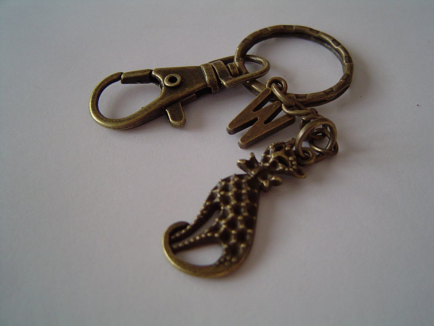 Bronze, Kitten Charme, Personalisierte Schlüsselanhänger Mit Initiale Und Karabinerverschluss Drehbar; Valentinstag Geburtstag Geschenk von HotMixJewelry