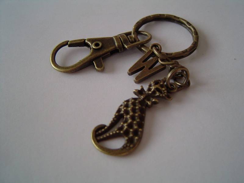Bronze, Kitten Charme, Personalisierte Schlüsselanhänger Mit Initiale Und Karabinerverschluss Drehbar; Valentinstag Geburtstag Geschenk Bronze, Kitten Charme, Personalisierte Schlüsselanhänger Mit Initiale Und Karabinerverschluss Drehbar; Valentinstag Geburtstag Geschenk von HotMixJewelry