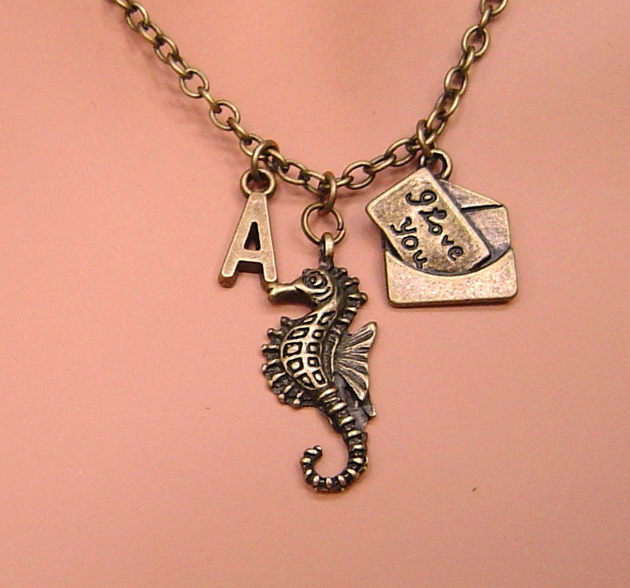 Bronze-Seepferdchen Und Ein Ich Liebe Dich Letter Charms Mit Anfänglichen, Personalisierte Halskette Necklace Geschenk Valentinstag Oder von HotMixJewelry