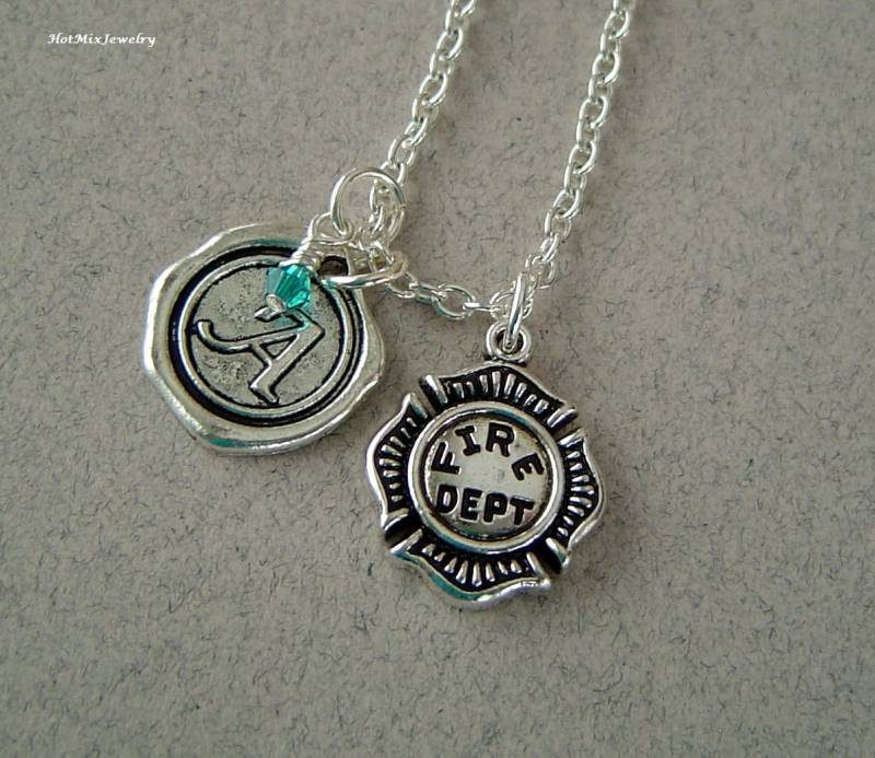 Feuerwehr Abzeichen Halskette Collier, Personalisierte Antique Silver Wax Seal Birthstone Initial, Antik-Silber-Feuerwehr-Abzeichen von HotMixJewelry