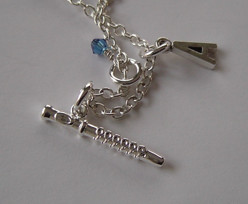 Flöte Charm Halskette, Personalisierte Antik Silber Birthstone Initiale, Vergoldet Halskette von HotMixJewelry