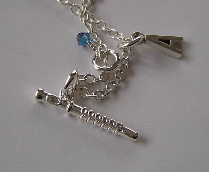 Flöte Charm Halskette, Personalisierte Antik Silber Birthstone Initiale, Vergoldet Halskette von HotMixJewelry