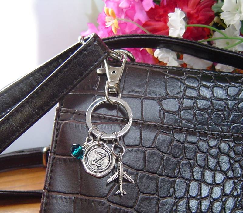 Flugzeug-Charme-Schlüsselanhänger, Personalisierte Antik Silber Wachs Siegel Erste Schlüsselanhänger, Flugzeug Charme Schlüsselanhänger von HotMixJewelry