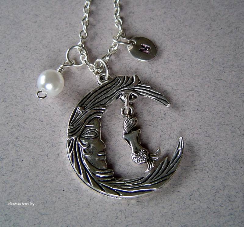 Halbmond Mond Gesicht Charm Halskette, Personalisierte Antik Silber Hand Gestempelt Anfängliche Birthstone, Monogramm Mit Meerjungfrau Kette von HotMixJewelry