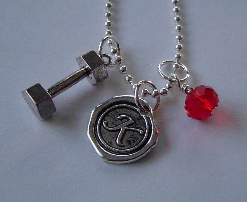 Hantel-Halskette, Personalisierte Wax Seal Anfängliche Monogramm Birthstone Antik Silber Hantel Charm Halskette von HotMixJewelry