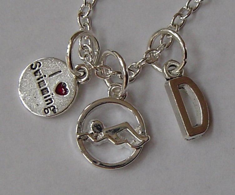 Ich Liebe Schwimmen Und Schwimmer Personalisierte Kette Mit Paraphieren Für Swimming Team, Antiksilber, Ich Charms von HotMixJewelry