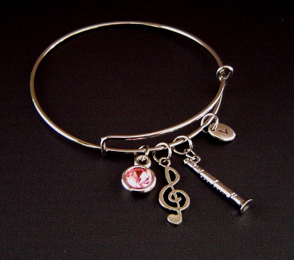 Klarinette Musiknote Personalisierte Erweiterbar Armreif Hand Gestempelt Anfang Birthstone, Silber Charme, Musik von HotMixJewelry