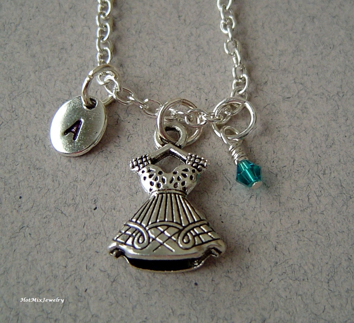 Kleid, Halskette, Personalisierte Hand Gestempelt Anfängliche Monogramm Birthstone Antiken Partei Kleid Charm Halskette von HotMixJewelry