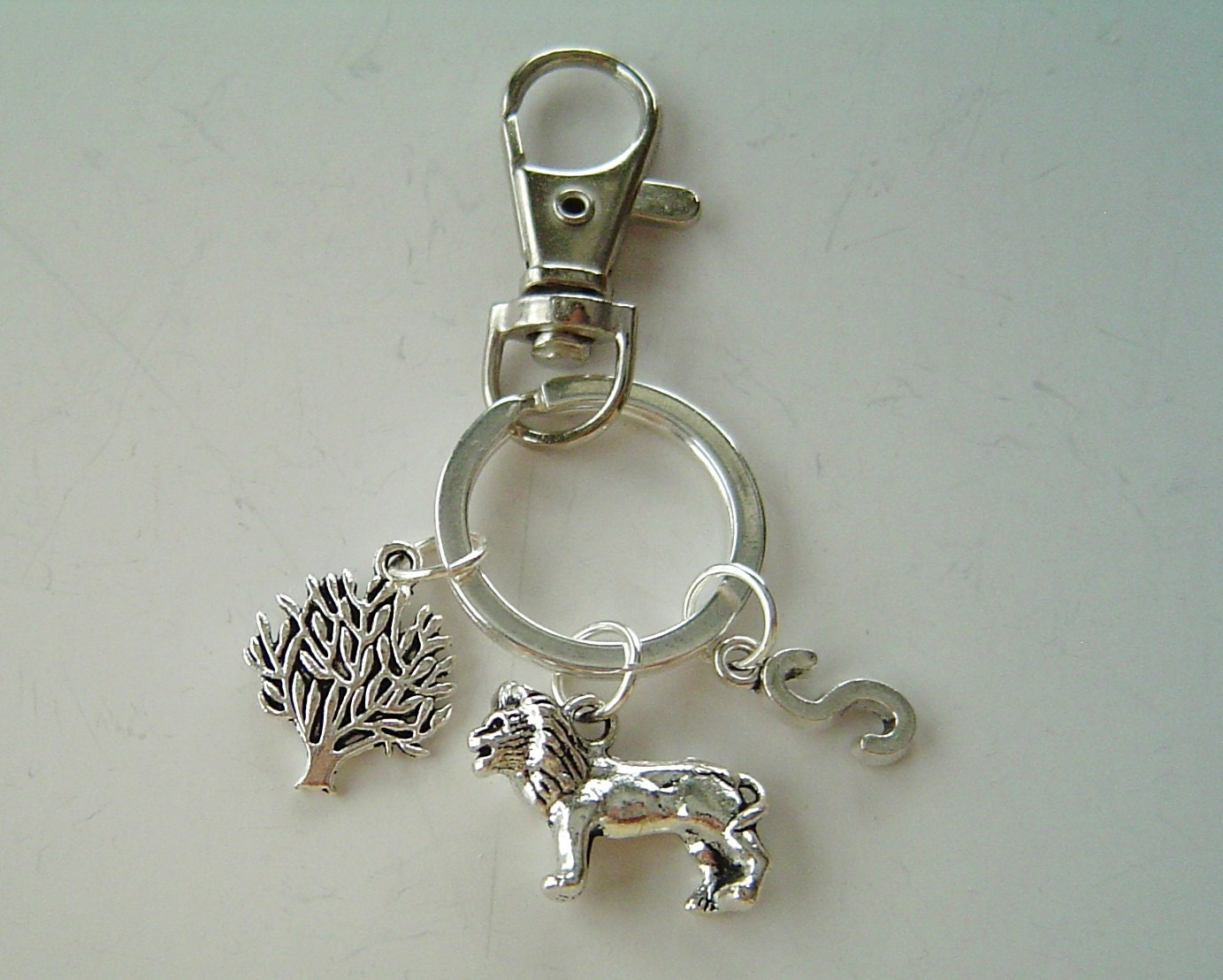 Löwen Leben Baum Charms Personalisierte Schlüsselanhänger Mit Anfänglichen Karabinerverschluss Drehbar Für Papa, Boy, Bruder, Freund; Beste von HotMixJewelry