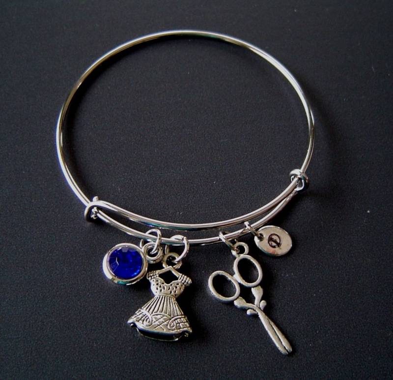 Mode-Designer Schneider Personalisierte Erweiterbar Armreif Armband Von Hand Gestempelt Erste Birthstone, Silber Schere Kleid Charm von HotMixJewelry