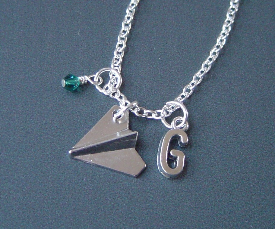 Origami Flugzeug Charm Halskette, Personalisierte Antik Silber Anfängliche Birthstone Monogramm Papier Halskette von HotMixJewelry