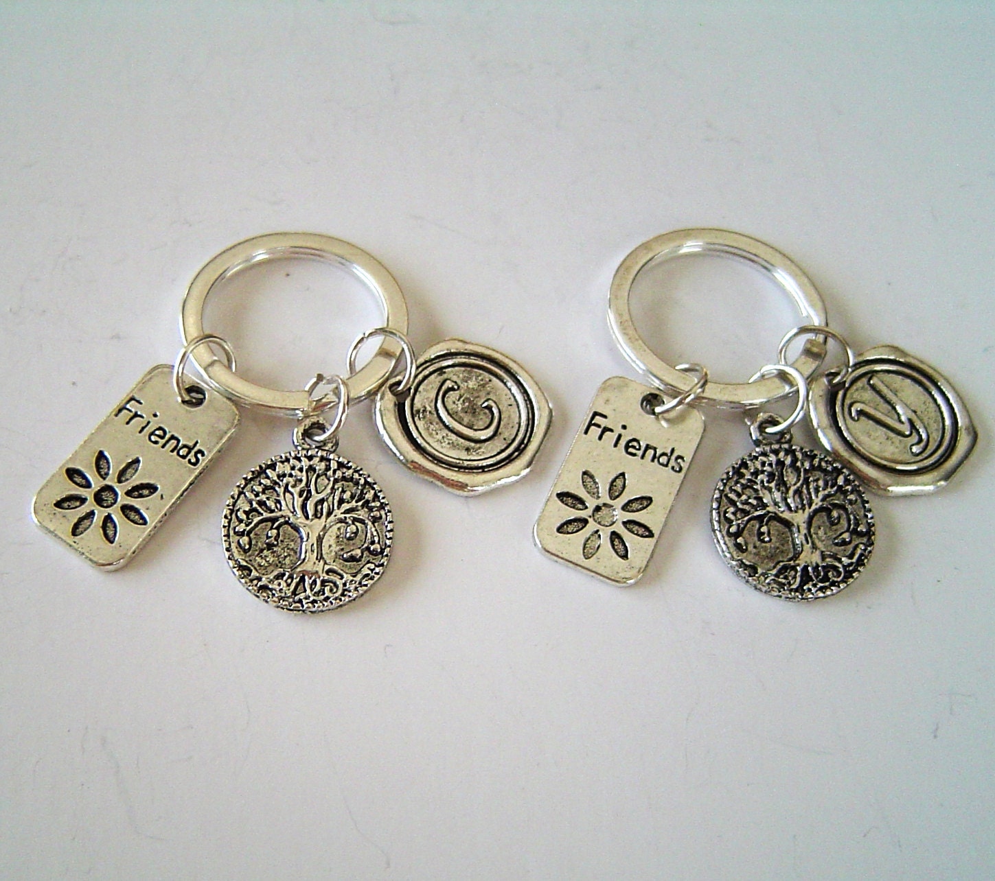 Paar Von Life Tree Friends Charme Best Personalisierte Schlüsselanhänger Mit Initial, Freundschaft Geschenk Für Freunde von HotMixJewelry