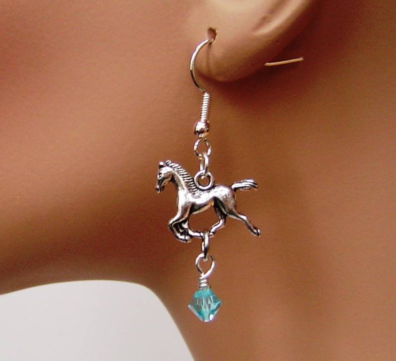 Personalisierte Ohrringe Mit Ihrem Gewählten Geburtsstein, Antike Silber Pferde Anhänger Für Mädchen Mutter Schwester Freunde; Valentinstag Personalisierte Ohrringe Mit Ihrem Gewählten Geburtsstein, Antike Silber Pferde Anhänger Für Mädchen Mutter Schwester Freunde; Valentinstag von HotMixJewelry