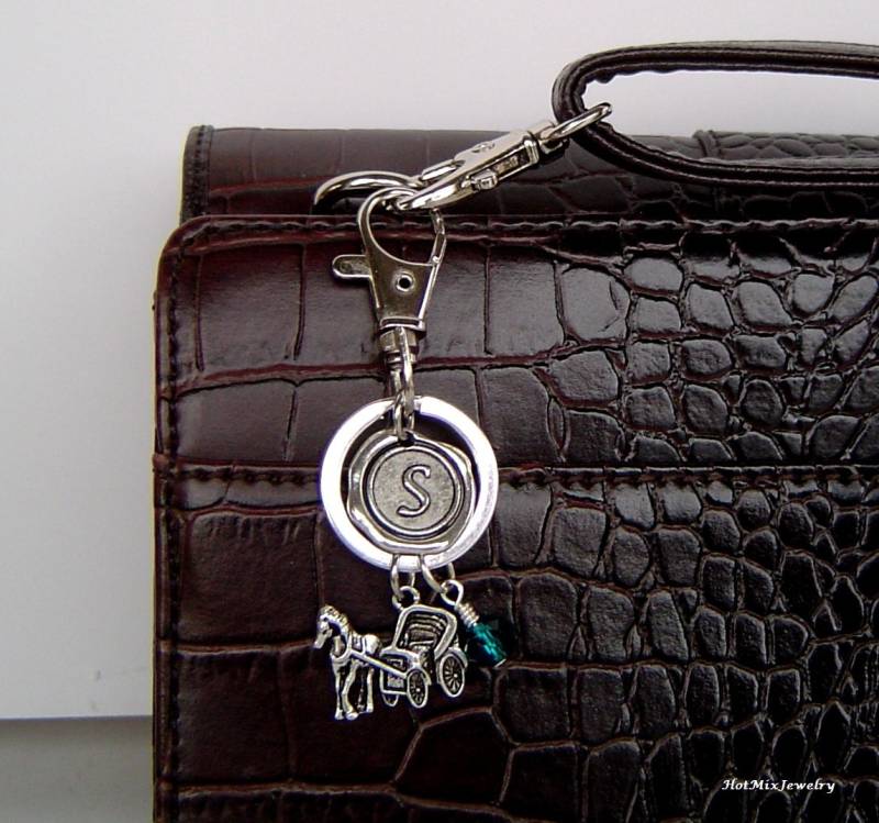Pferd Und Kutsche Charm Schlüsselanhänger, Personalisierter Antik Silber Wachs Siegel Initial Geburtsstein Pferdekutsche Schlüsselanhänger von HotMixJewelry