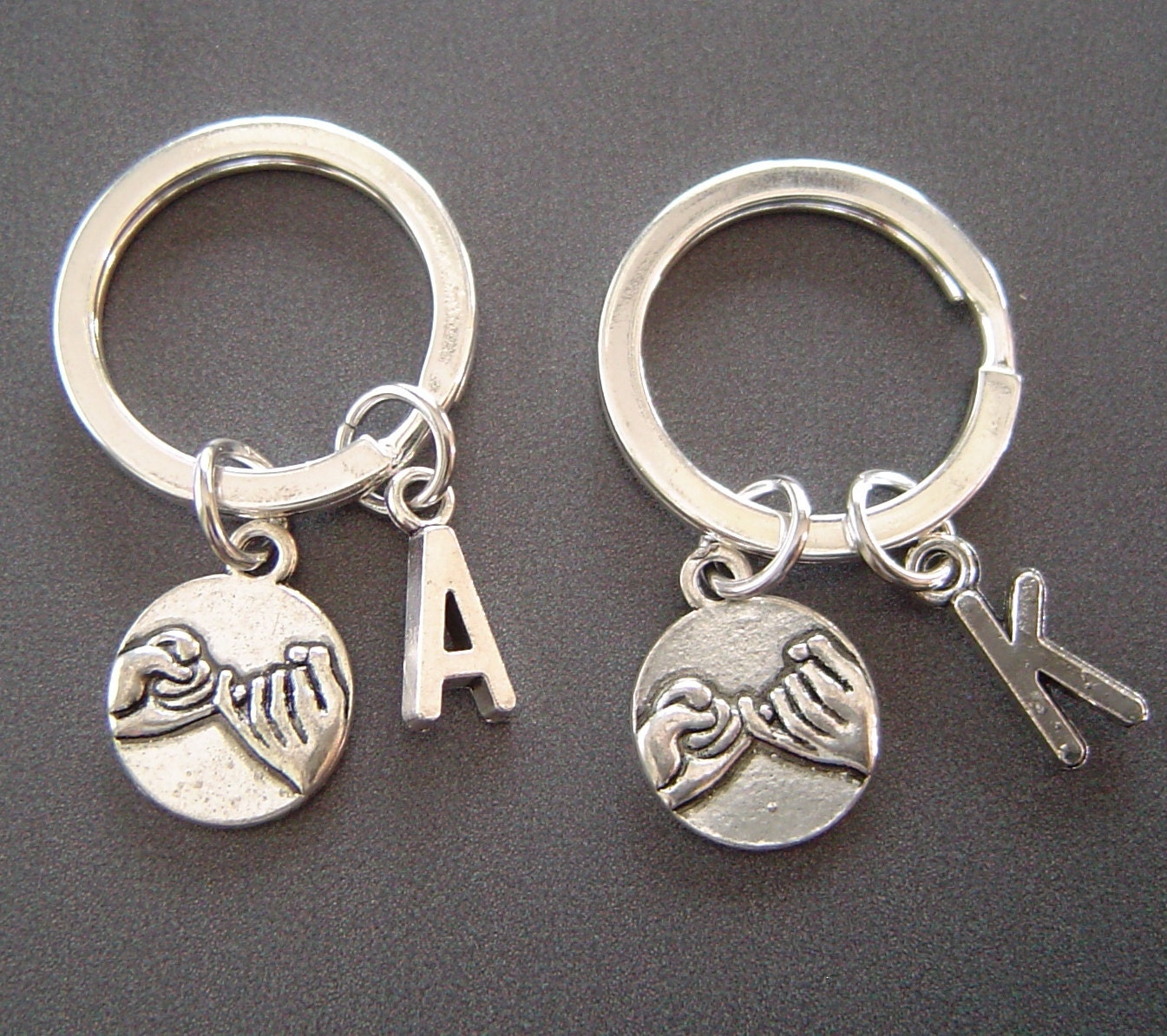 Pinky Promise Schlüsselbunde, Beste Freundin Personifiziert Initial, Antik Silber Freund Swear Versprechen Schlüsselanhänger von HotMixJewelry
