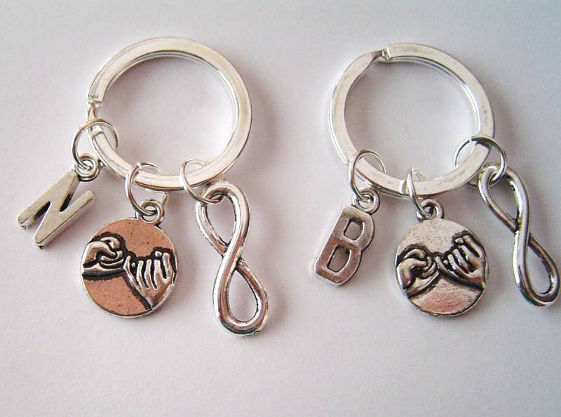 Pinky Promise Schlüsselbunde Mit Anfänglichen Infinity, Personalisierte Initial, Antik Silber Beste Freund Schwören Versprechen Charme von HotMixJewelry