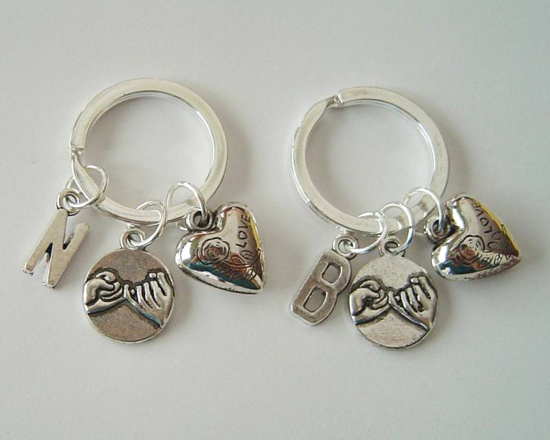Pinky Promise Schlüsselbunde Mit Anfänglichen Love Heart, Beste Freundin Personifiziert Initial, Antik Silber Freund Swear Versprechen von HotMixJewelry