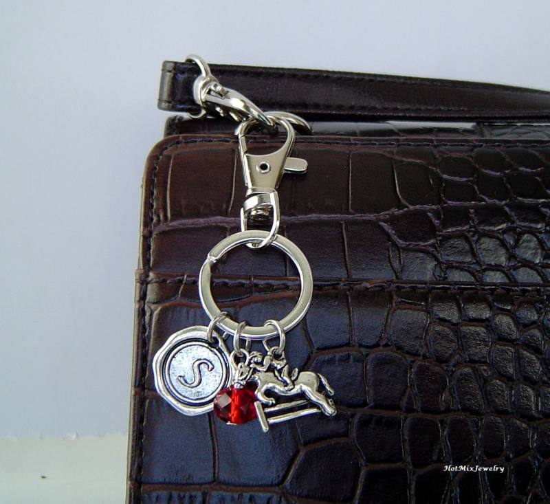 Reit Schlüsselanhänger, Personalisierte Antik Silber Wachs Siegel Initial Birthstone Schlüssel Kette, Jockey & Pferd Springen Zaun Charme Reit Schlüsselanhänger, Personalisierte Antik Silber Wachs Siegel Initial Birthstone Schlüssel Kette, Jockey & Pferd Springen Zaun Charme von HotMixJewelry