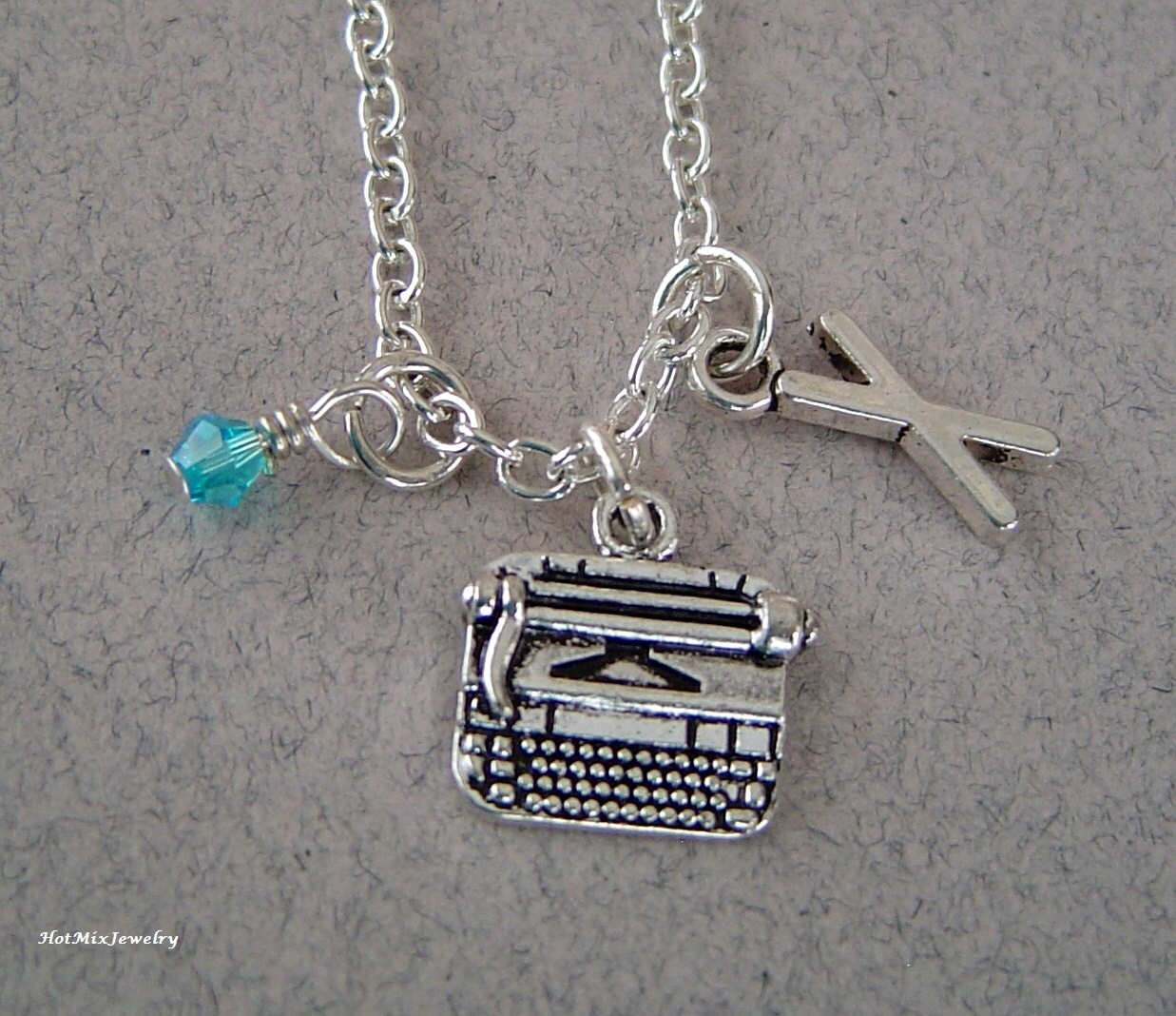 Schreibmaschine Charm Halskette, Personalisierte Birthstone Initial, Antik Silber Halskette von HotMixJewelry
