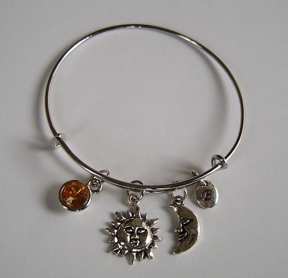 Sonne Und Mond Personalisierte Erweiterbar Armreif Armband Von Hand Gestempelt Initial Birthstone, Silber Charm von HotMixJewelry