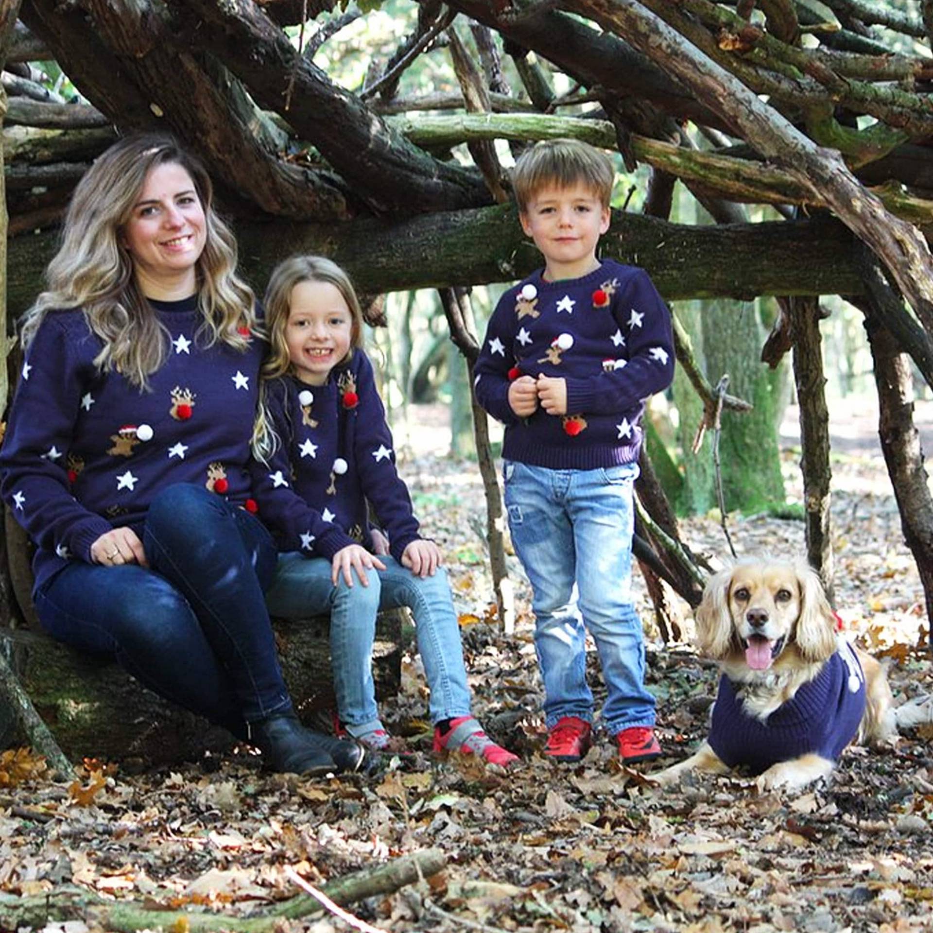 Passender Hunde Familien Weihnachtspullover Passender Hunde Familien Weihnachtspullover von HotdogPetwear