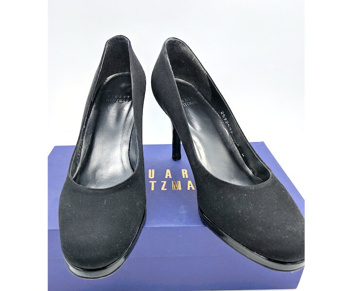 1990's Stuart Weitzman Schwarze Pumps Gr. 8 von HotelValentine