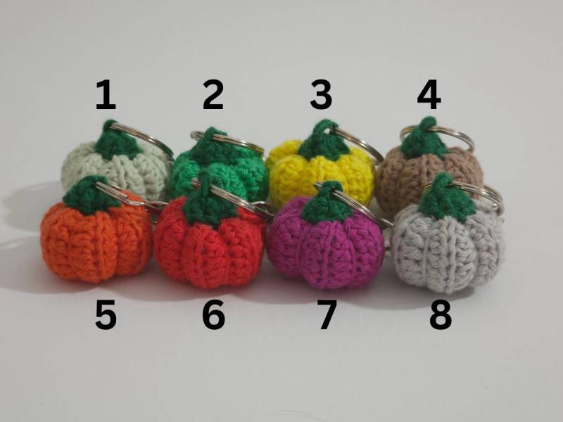 Zurück Zu Schule Zubehör, Gehäkelte Kürbis Schlüsselanhänger 100% Baumwolle Handmade Taschenanhänger Zurück Zu Schule Zubehör, Gehäkelte Kürbis Schlüsselanhänger 100% Baumwolle Handmade Taschenanhänger von HotsAngel
