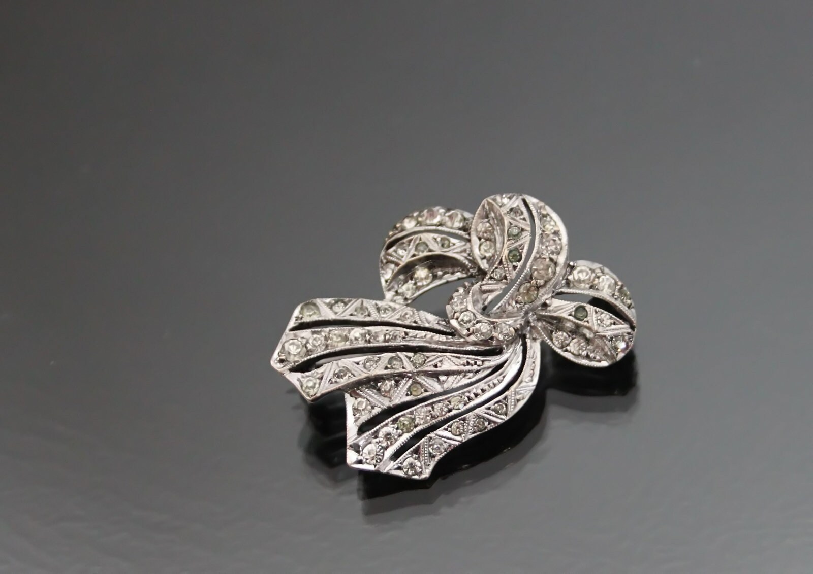 Art-Deco-925-sterlingsilber-Diamante-Paste-Bogen-Brosche. Vintage Anstecknadel Aus Kristallglas Art-Deco-925-sterlingsilber-Diamante-Paste-Bogen-Brosche. Vintage Anstecknadel Aus Kristallglas von HouseOf3Cats