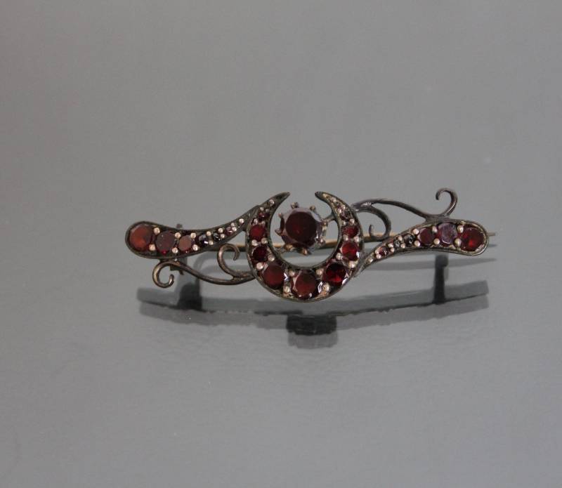 Boho Granat Antik Brosche. Rosenschliff-Roten Steinen. Viktorianisch von HouseOf3Cats