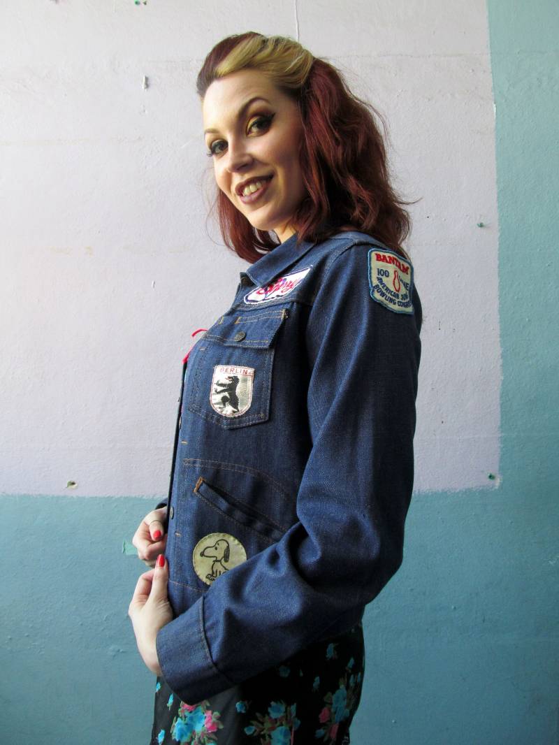 Vintage 70Er Jahre Jeans Jacke Mit Patches/stop Polluton Umweltfreundlich von HouseOfRenata