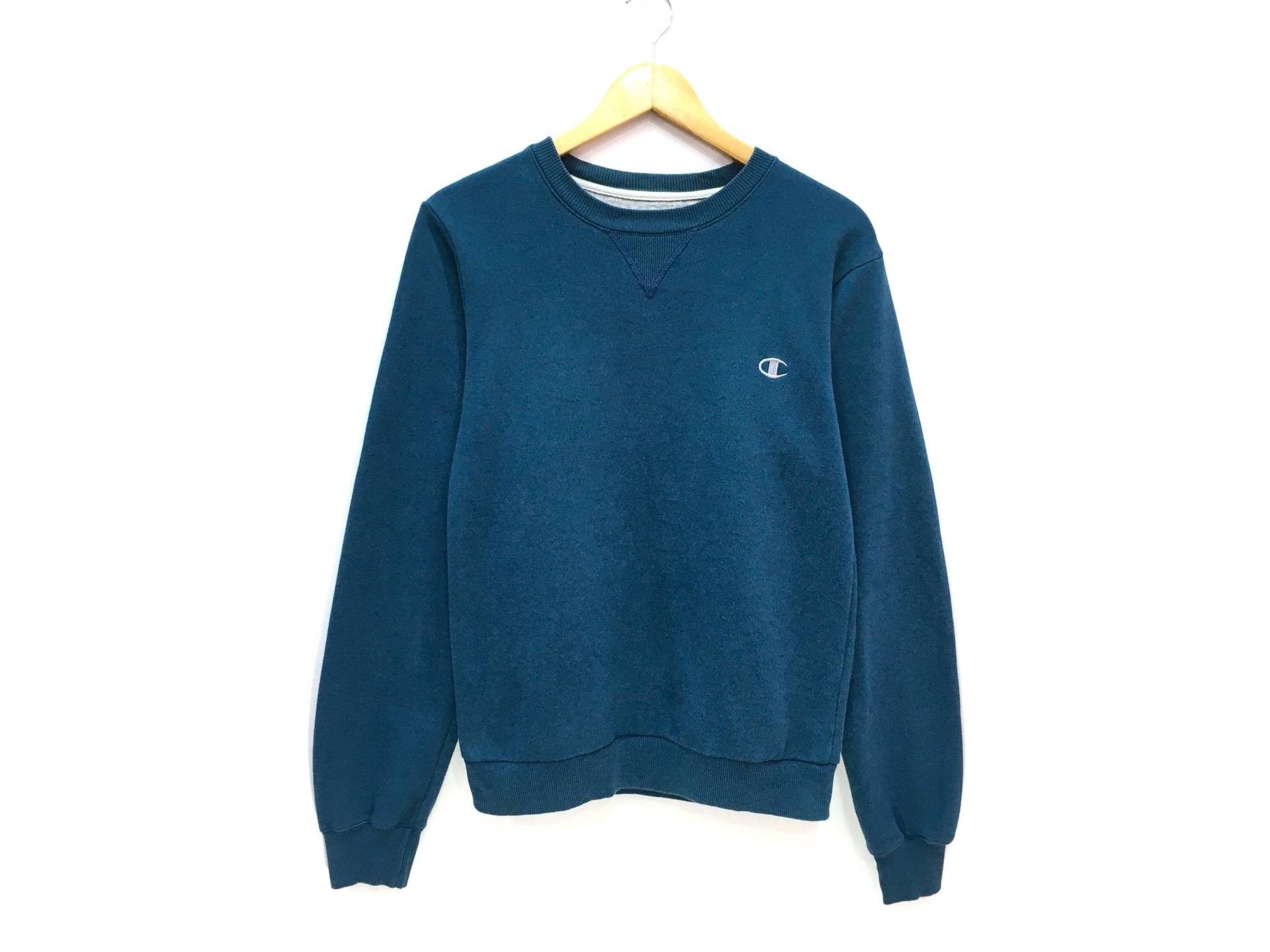 Champion Small Logo Embroidery Pullover Sweatshirt Frauen von HouseOfWMK