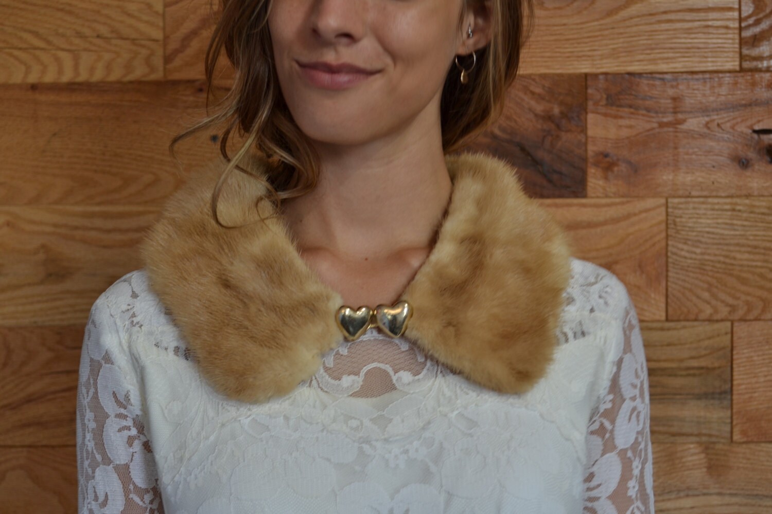 Sale 25% Vintage Tan Nerz Fell Kragen Mit Gold Herz Verschluss von HouseofCeremony