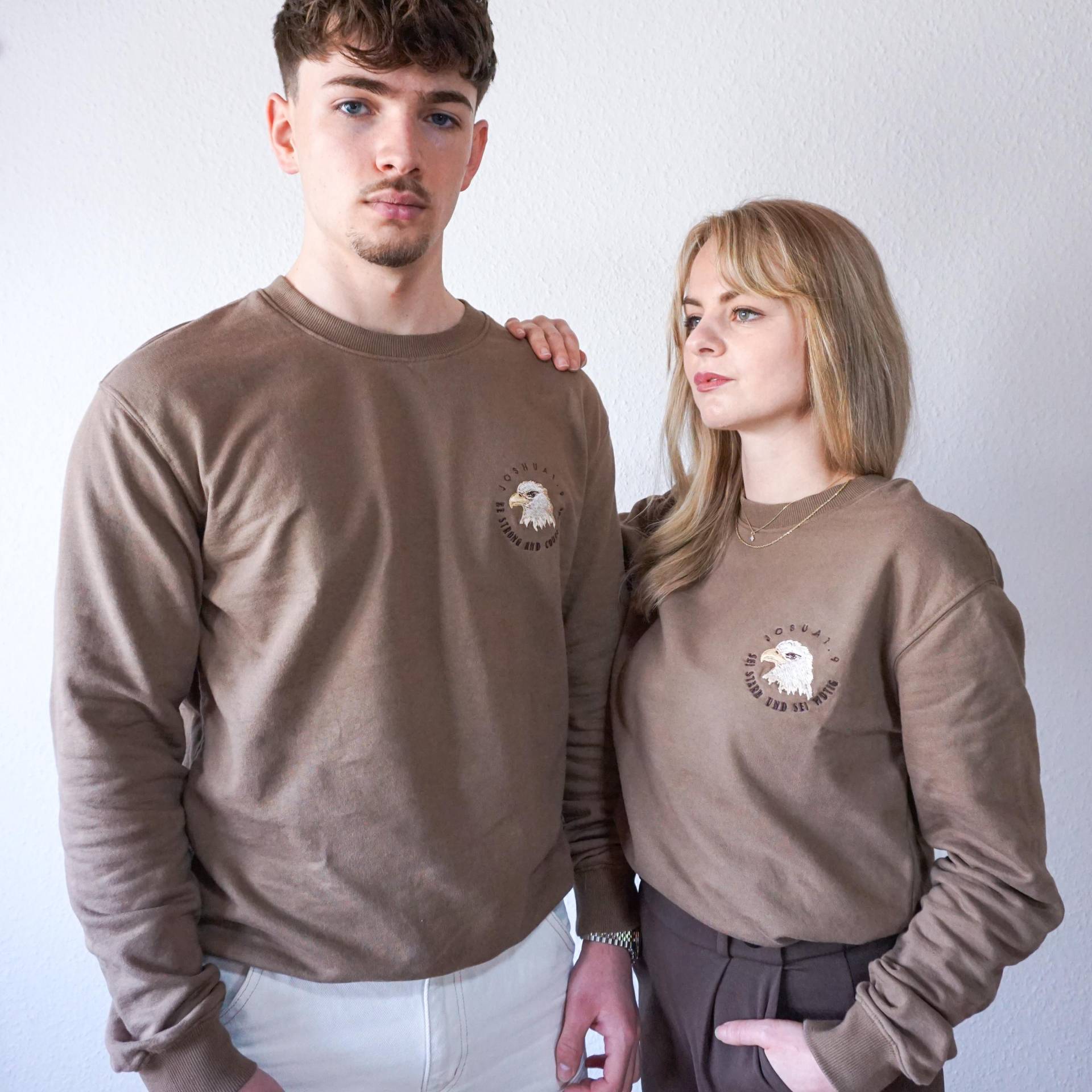 Bald Eagle, Sweatshirt, Braun, Seeadlerkopf, Bio-Baumwolle, Fair Wear, Mutig Und Stark, Be Strong & Courageous, Christian Merch Bald Eagle, Sweatshirt, Braun, Seeadlerkopf, Bio-Baumwolle, Fair Wear, Mutig Und Stark, Be Strong & Courageous, Christian Merch von HouseofCreationShop