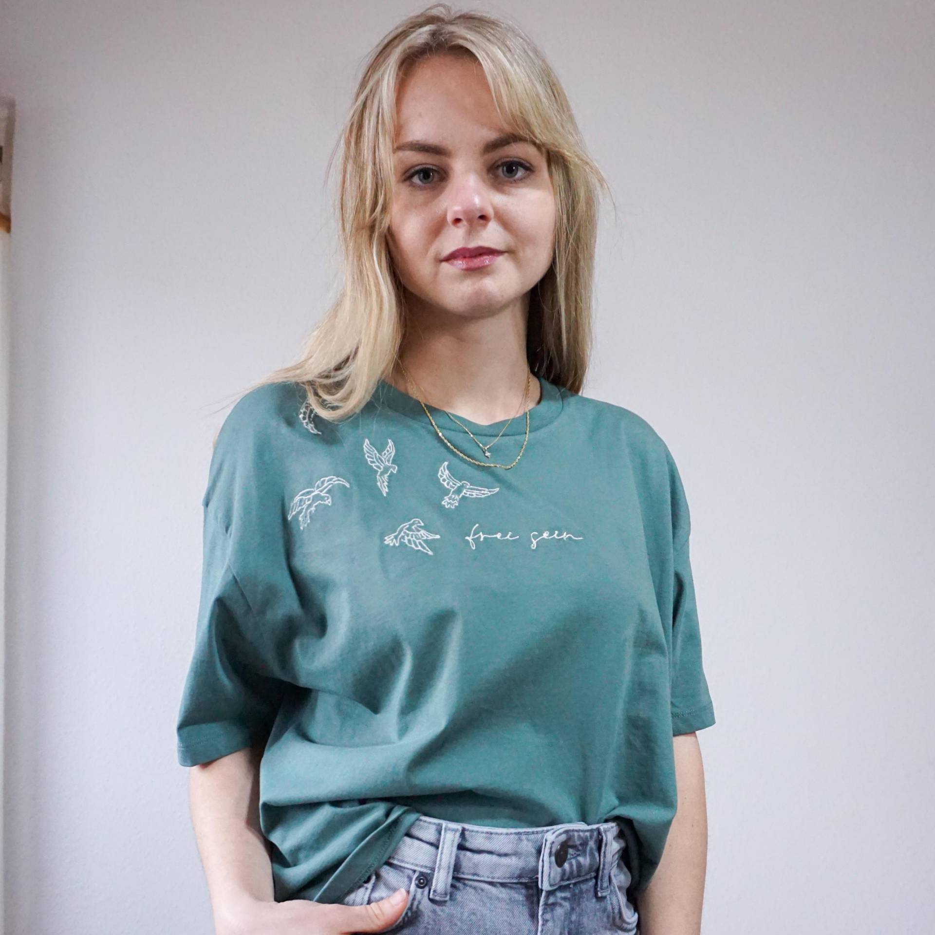 Frei Sein, Damenshirt, Bio-Baumwolle, Fair Wear, Christlich, Grün, Christian Merch, Bestickt, Vögel, Birds Frei Sein, Damenshirt, Bio-Baumwolle, Fair Wear, Christlich, Grün, Christian Merch, Bestickt, Vögel, Birds von HouseofCreationShop